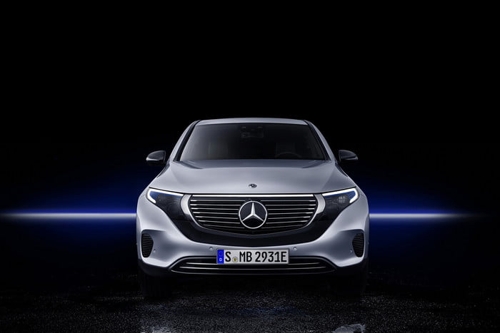 mercedes benz eqc electrico der neue erste produkt 7 700x467 c