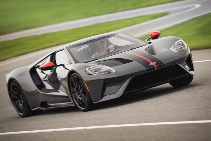 ford gt carbon series 2019 2 700x467 c