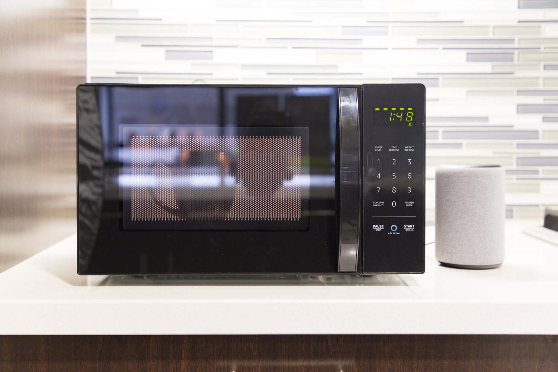 revision microondas amazonbasics alexa microwave review 5917