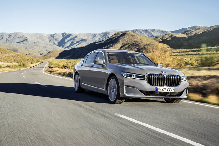 bmw serie 7 2020 official 2 700x467 c