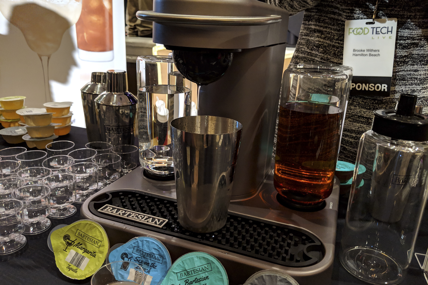 dispositivos experiencias divertidas foodtech ces 2019 bartesian cocktail machine 4