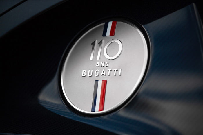 bugatti 110 aniversario chiron 61p0516 700x467 c