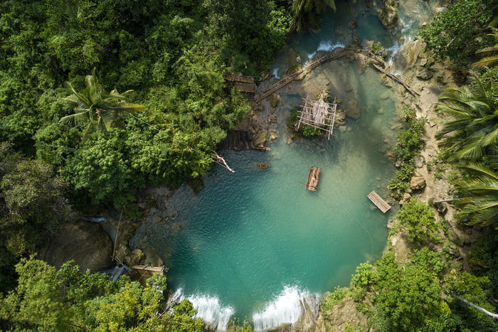 fotografia drones tropical waterfall drone 700x467 c