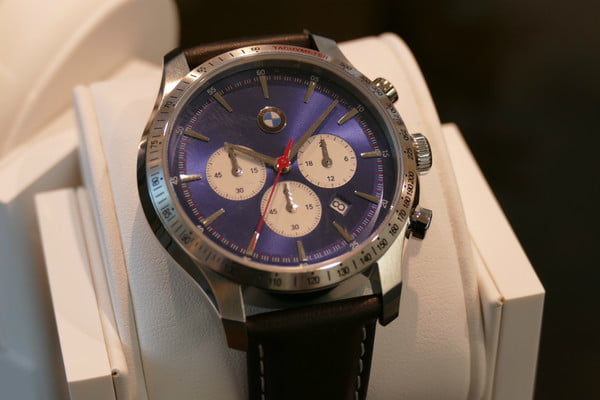 smartwatch bmw de fossil chrono 1 600x400 c