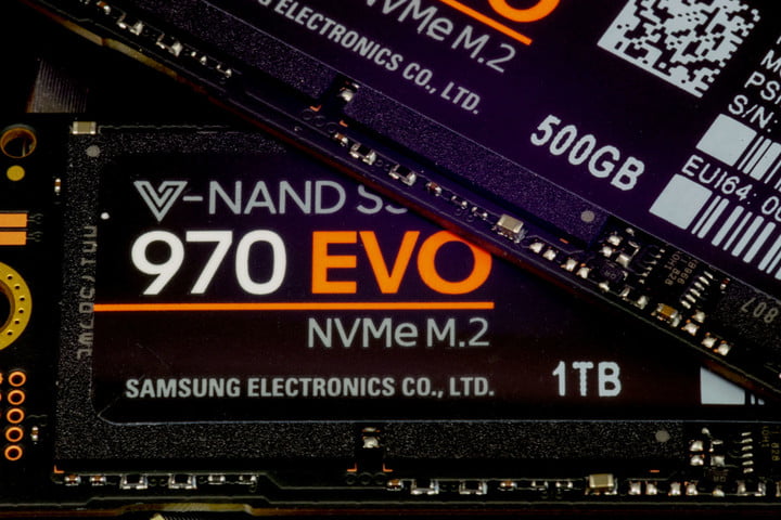 Unidad de Almacenamiento Samsung 970 EVO para comparar una unidad SATA vs. PCIe