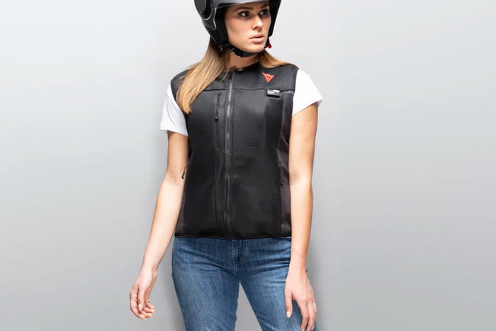 dainese chaleco inteligente airbag motocicletas smart jacket 2 700x467 c
