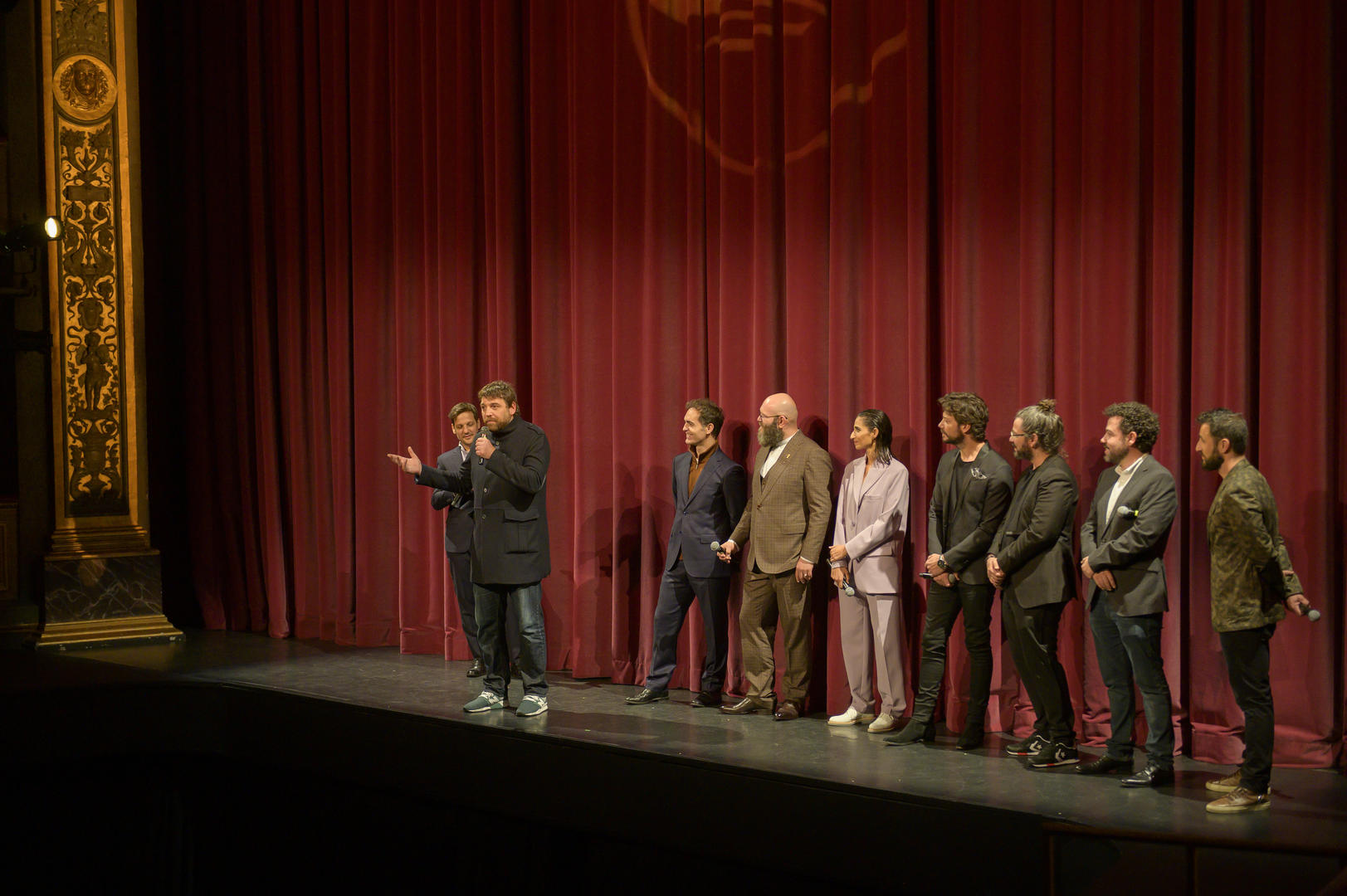 tercera temporada la casa de papel netflix part 3 premiere bogota  colombia