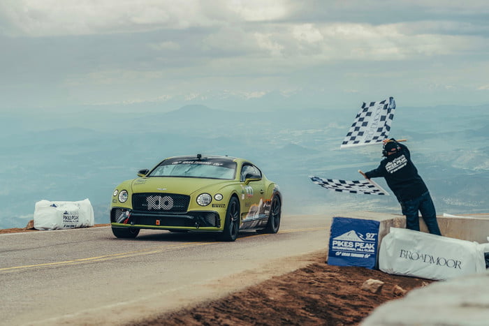 bentley continental gt pikes peak breaks record at 1 700x467 c