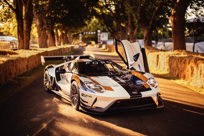 ford gt mk ii superauto 2 700x467 c