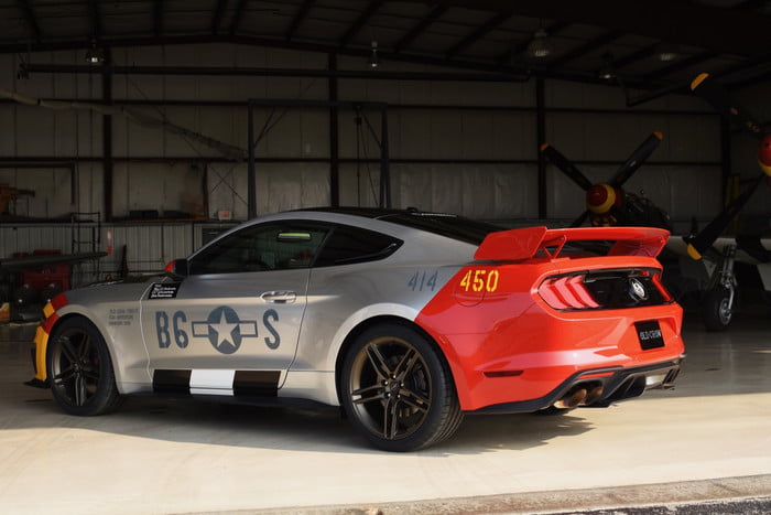 ford mustang p 51 old crow gt 7 700x467 c