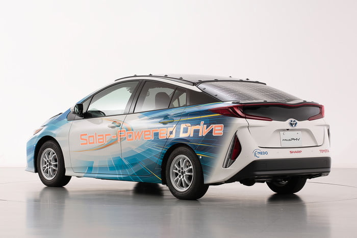 toyota prius paneles solares solar 3 700x467 c