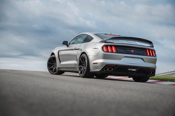 ford mustang shelby gt350r 2020 5 600x400 c
