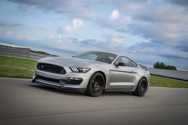 ford mustang shelby gt350r 2020 600x400 c