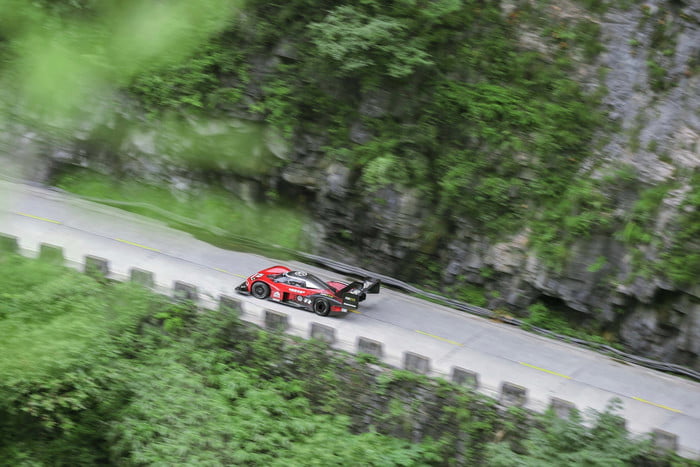 volkswagen id r electrico china record tianmen mountain 2019 large 10123 700x467 c
