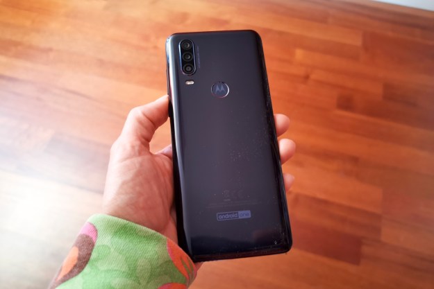 revision motorola one action 6 1