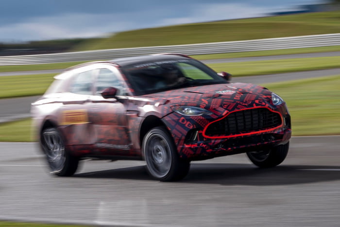 aston martin dbx suv df21623 700x467 c