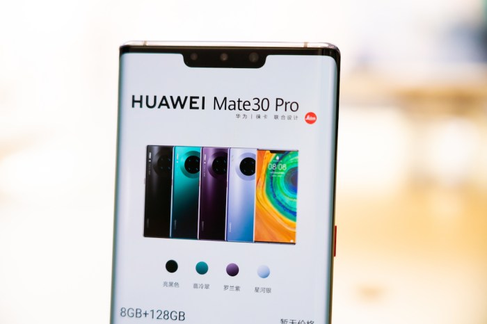 huawei mate 30 y pro close up view of touchscreen a at