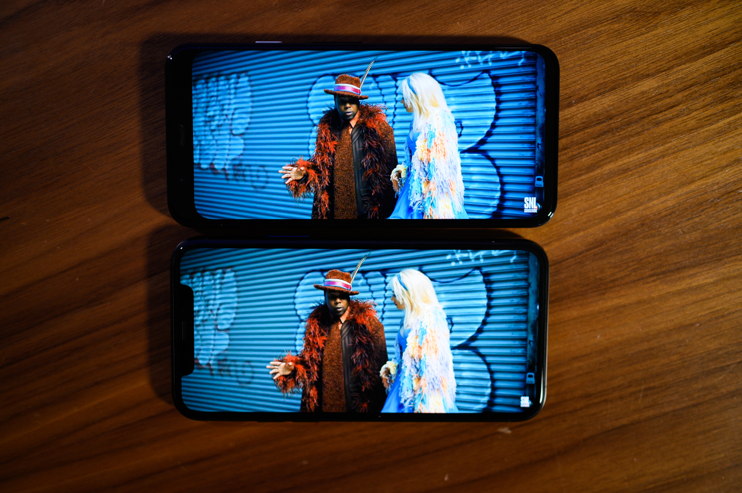 Revisamos las pantallas de Google Pixel 4 vs. iPhone 11 Pro.