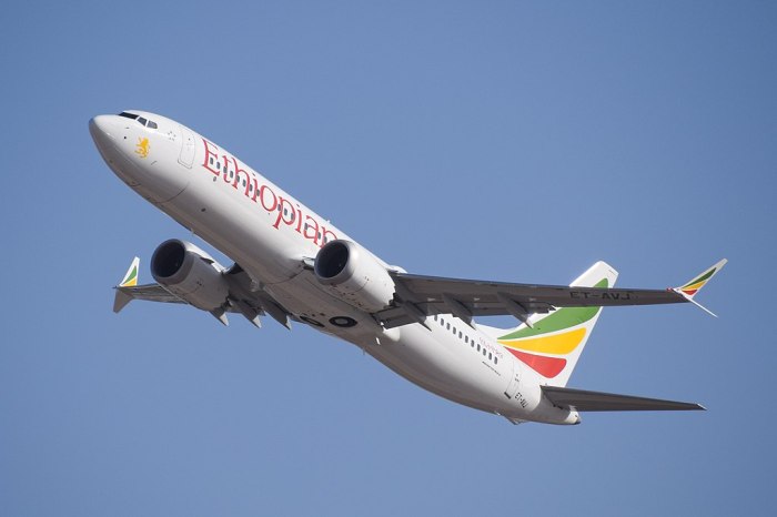 boeing suspende produccion de 737 max 1024px ethiopian airlines et avj takeoff from tlv  46461974574