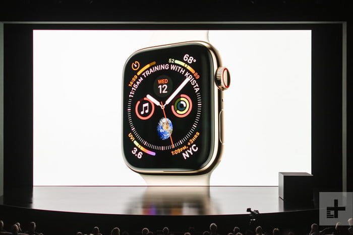 El Apple Watch Series 4 se exhibe una pantalla gigante durante el evento de Apple de 2018.