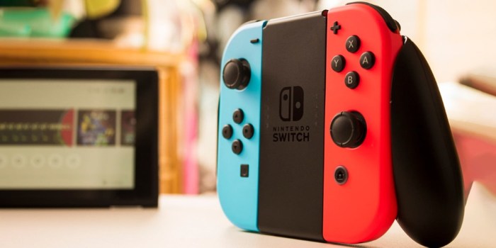 Consola tradicional con sus tradicionales colores para comparar: Nintendo Switch vs. Lite