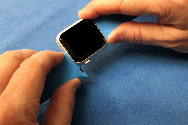 Te explicamos c mo se cambia la correa del Apple Watch Digital