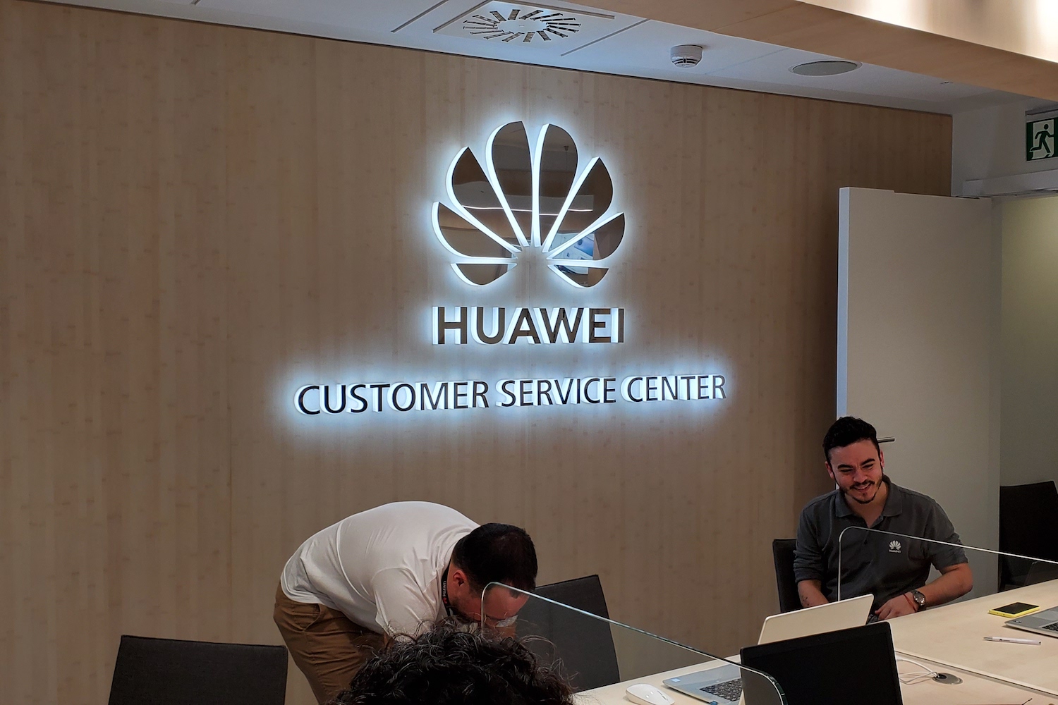 inauguración Espai Huawei en Barcelona