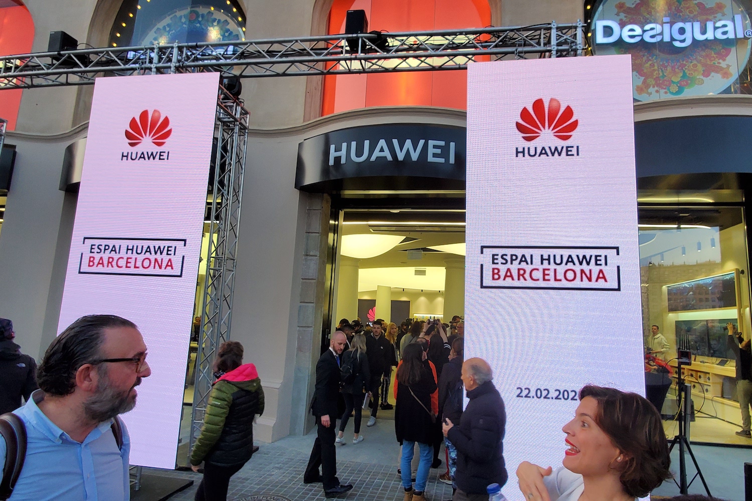 inauguracion Espai Huawei en Barcelona