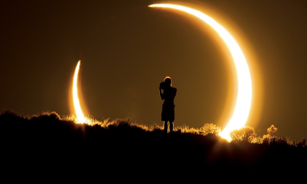 Eclipse solar "anillo de fuego" fue visto en Asia y África