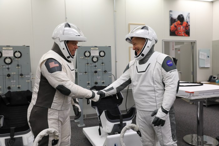 spacex trabajo elon musk astronautas 2