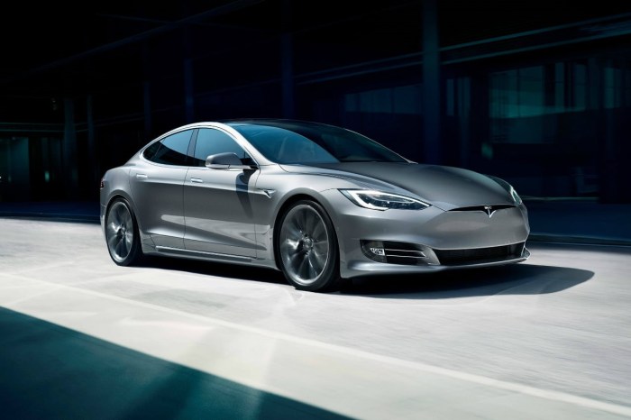 Autoridades investigan posible falla en el Tesla Model S