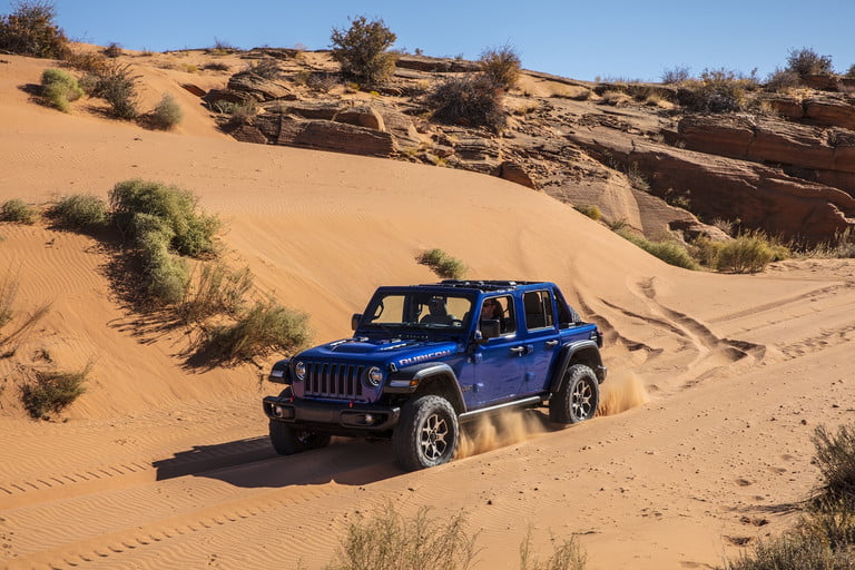 Jeep Wrangler vs. Jeep Wrangler Rubicon: duelo en la cima | Digital Trends  Español