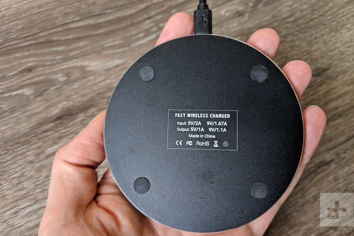 Mikol Wireless Charging Pad, uno de los mejores cargadores inalámbricos para el celular 4
