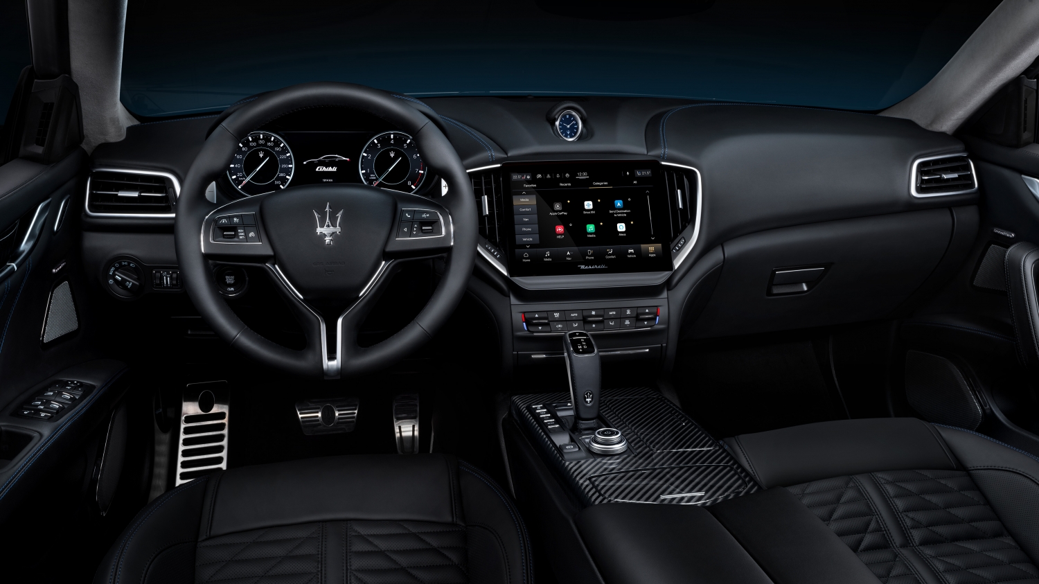 Maserati híbrido interior