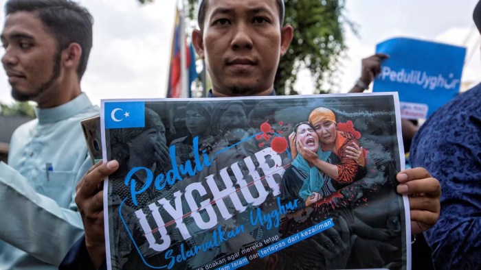 Uigures