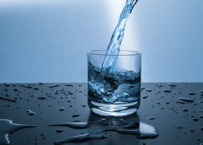 Un vaso de agua potable