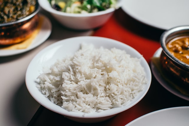 Plato en el que se aprecia arroz preparado