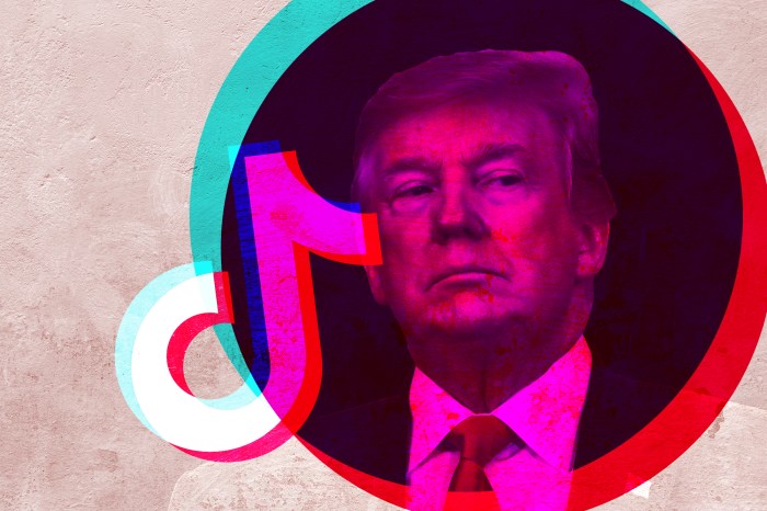 Logo de TikTok junto al presidente de Estados Unidos Donald Trump
