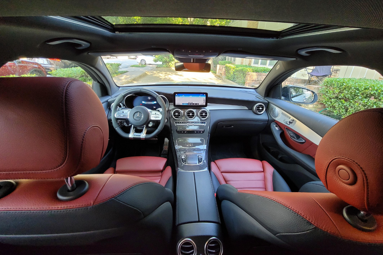 Parte delantera interior del Mercedez-Benz GLC43