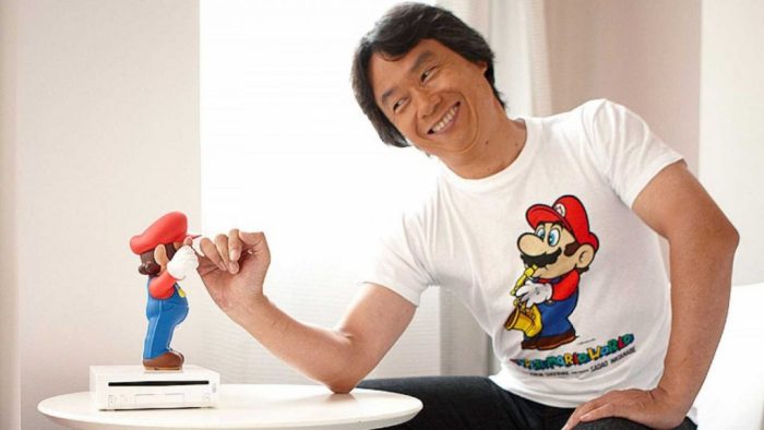 La imagen muestra a Shigeru Miyamoto, considerado el padre de los videojuegos.