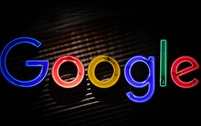 El logo de Google con el fondo negro