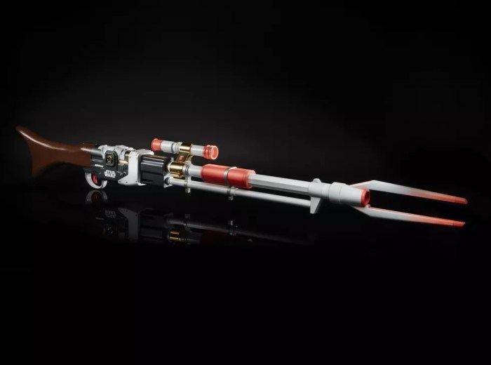 La imagen muestra la réplica del rifle de The Mandalorian lanzado por Nerf.