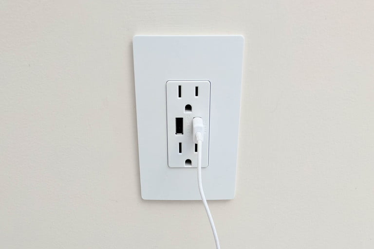 Interruptor de 3 pines de enchufe de pared con 2 USB - China Toma, toma de  contacto