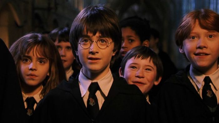 La imagen muestra una escena de una de las películas de Harry Potter.