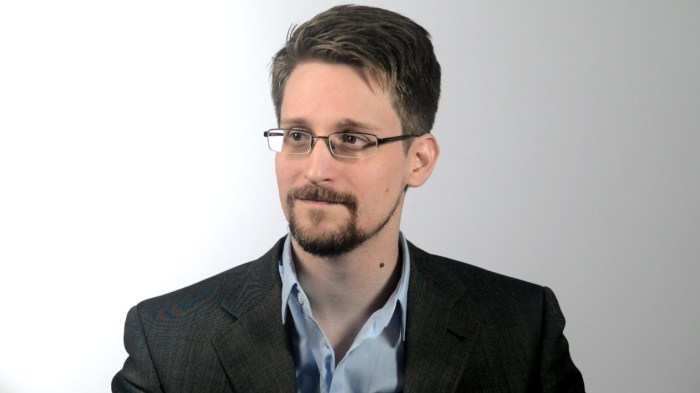 La imagen muestra al consultor tecnológico e informante, Edward Snowden.
