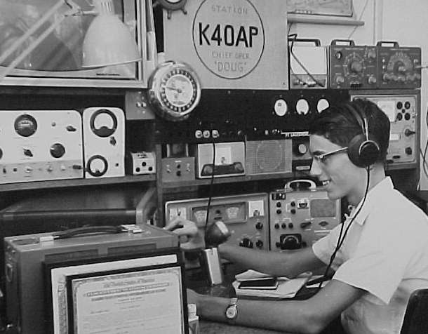 Una emisora de radio de la primera mitad del siglo XX