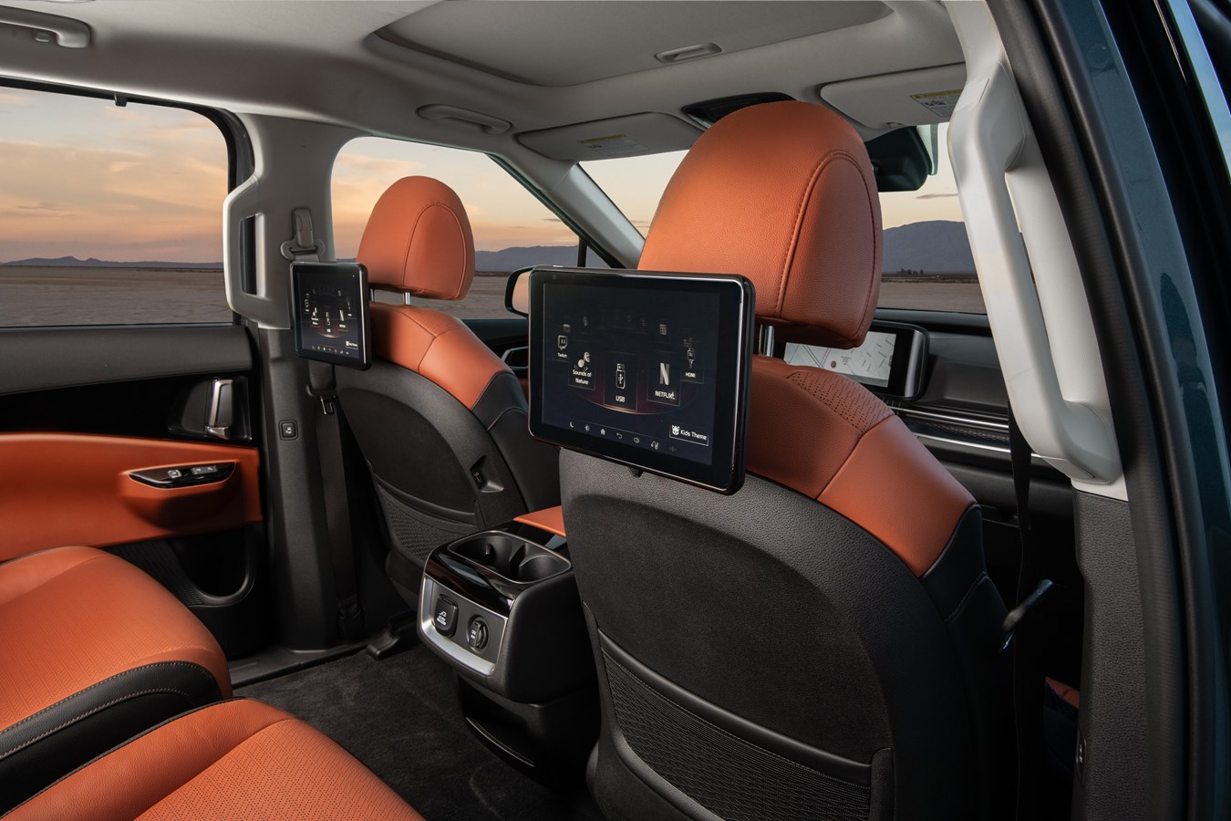 Kia Carnival 2022 screens