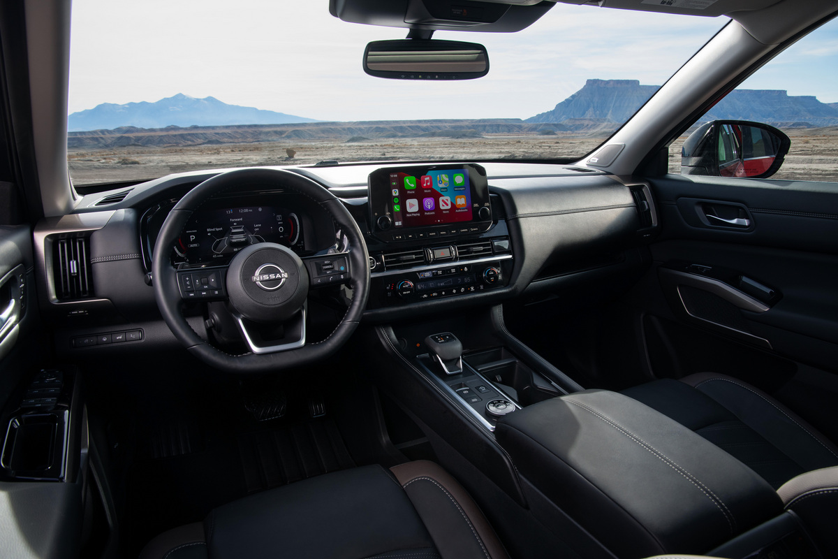 interior 2022 Nissan Pathfinder