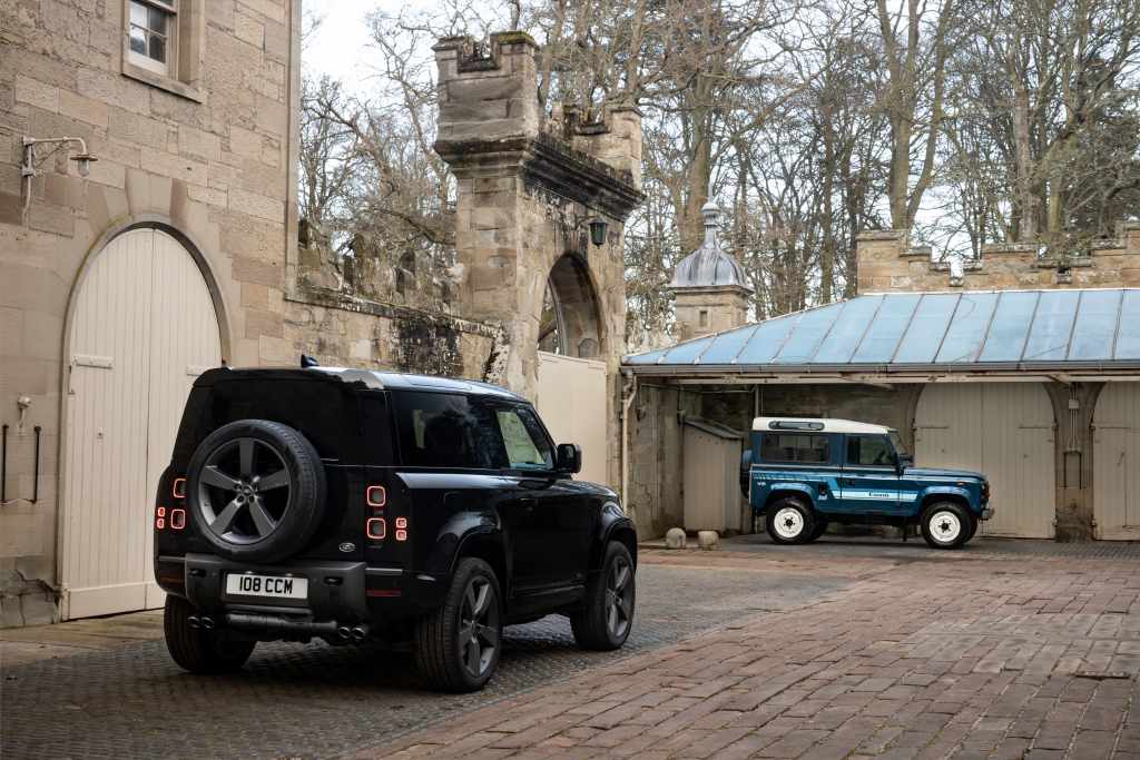 Land Rover Defender V8 2022 rear end