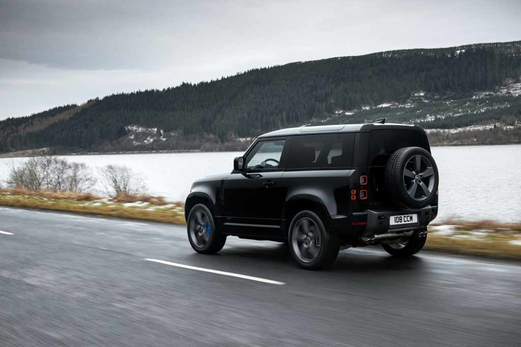 Land Rover Defender V8 2022 highway